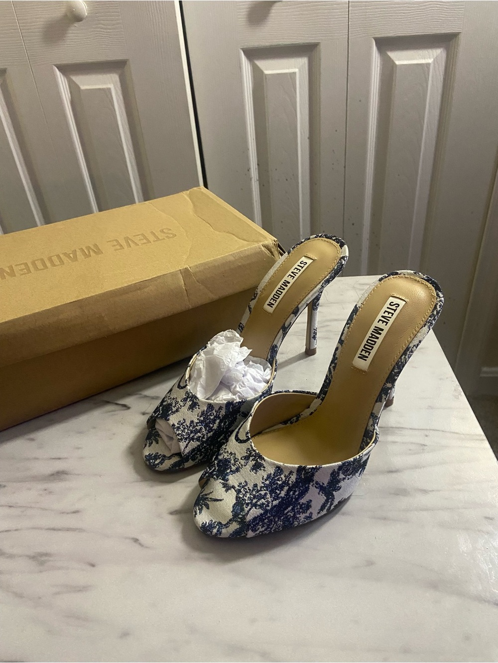 Steve Madden White and Blue Floral Peep-Toe Stiletto Mules